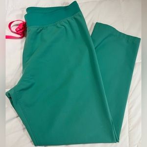 Figs Livingston™ Basic Scrub Pants surgical green